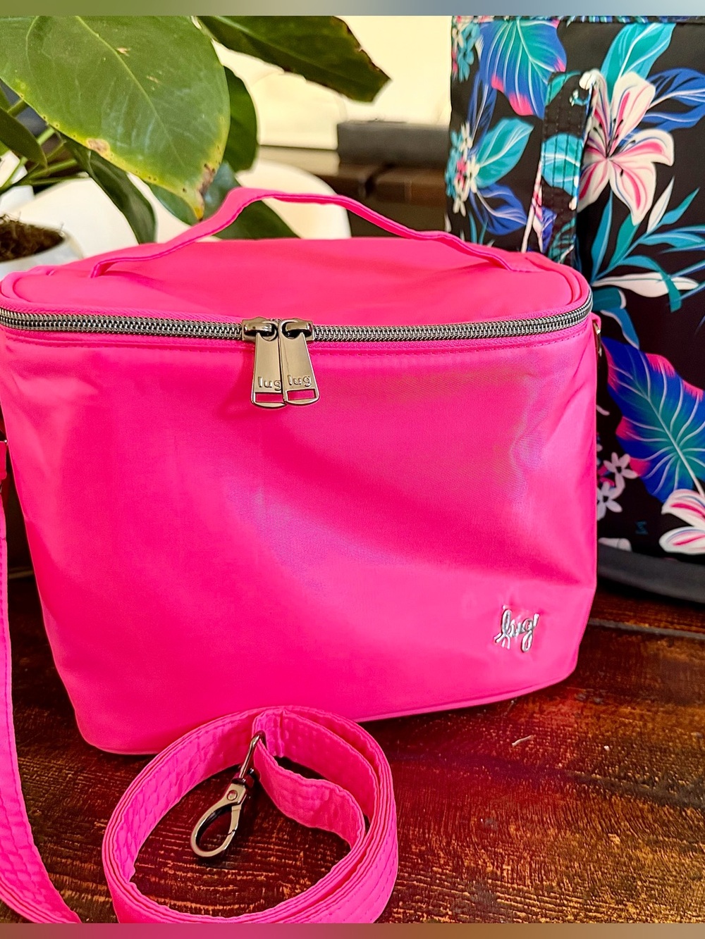 💖 Why Pay retail for “New” — Grab This Like-New Gem Instead! 💖Lug Nibble